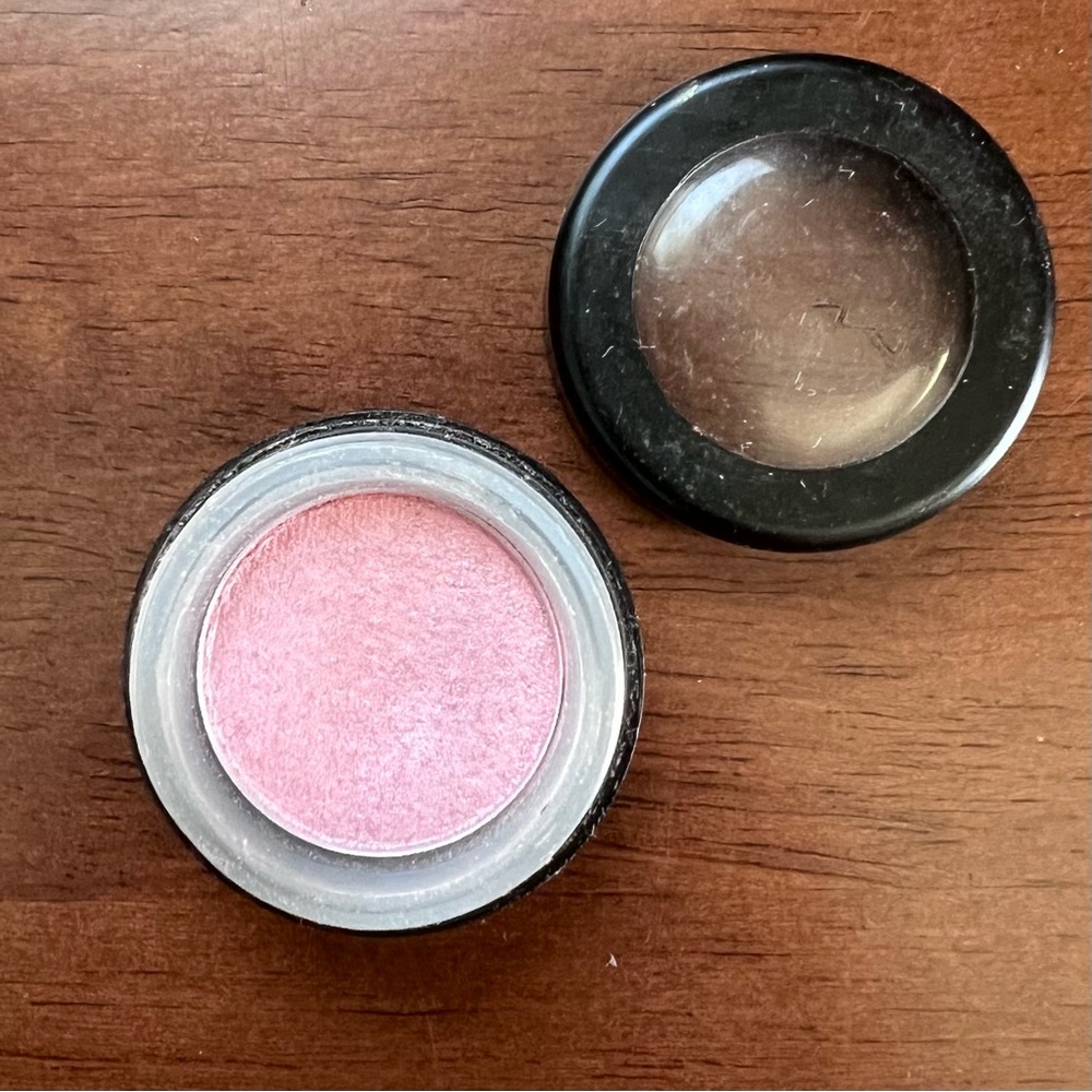 Vintage 90s MAC Cosmetics POISE Eyeshadow Screw Top Packaging - Picture 2 of 5
